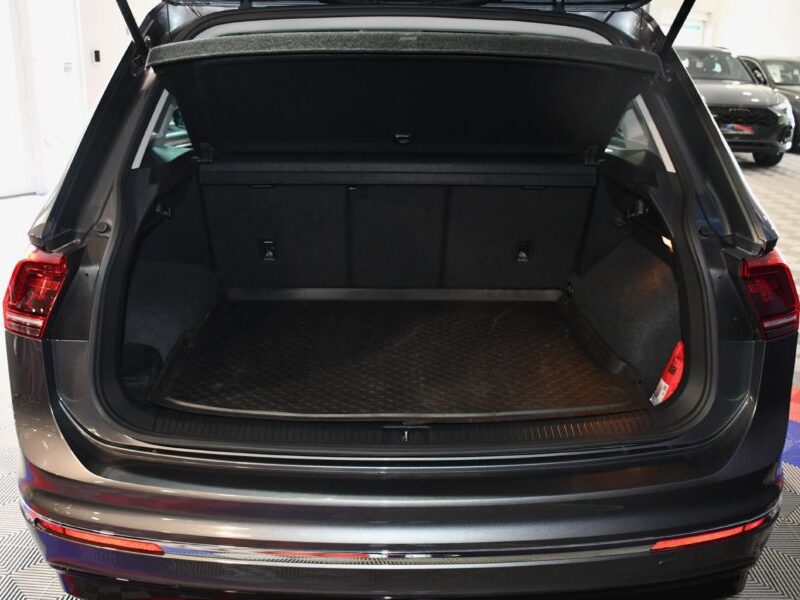 Volkswagen Tiguan R-Line Carat 2.0 TDI 150 DSG 4Motion GPS Virtual ACC Mode Caméra Ergo Car Play Parc Assist JA 19