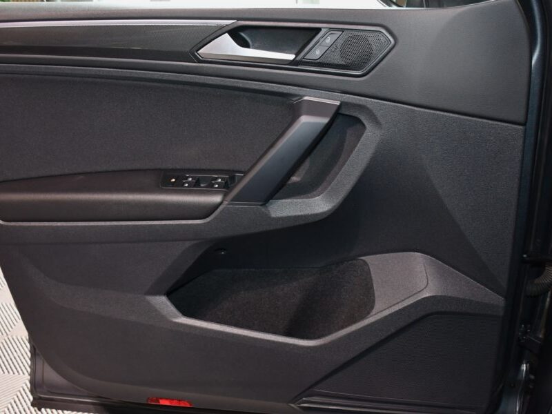 Volkswagen Tiguan R-Line Carat 2.0 TDI 150 DSG 4Motion GPS Virtual ACC Mode Caméra Ergo Car Play Parc Assist JA 19