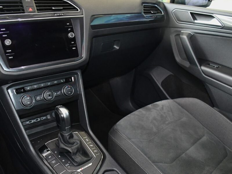 Volkswagen Tiguan R-Line Carat 2.0 TDI 150 DSG 4Motion GPS Virtual ACC Mode Caméra Ergo Car Play Parc Assist JA 19