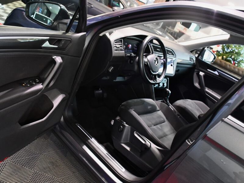 Volkswagen Tiguan R-Line Carat 2.0 TDI 150 DSG 4Motion GPS Virtual ACC Mode Caméra Ergo Car Play Parc Assist JA 19