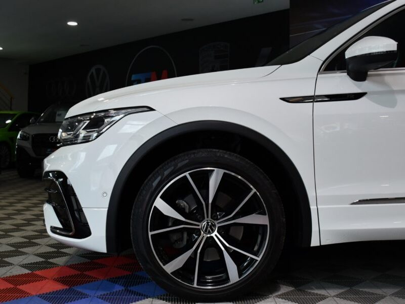 Volkswagen Tiguan R-Line 2.0 TDI 200 DSG 4Motion GPS Virtual ACC Front Lane DCC ACC Car Play Caméra Attelage IQ Light JA 20