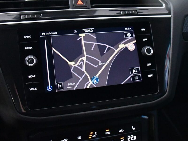 Volkswagen Tiguan R-Line 2.0 TDI 200 DSG 4Motion GPS Virtual ACC Front Lane DCC ACC Car Play Caméra Attelage IQ Light JA 20