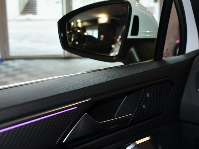 Volkswagen Tiguan R-Line 2.0 TDI 200 DSG 4Motion GPS Virtual ACC Front Lane DCC ACC Car Play Caméra Attelage IQ Light JA 20