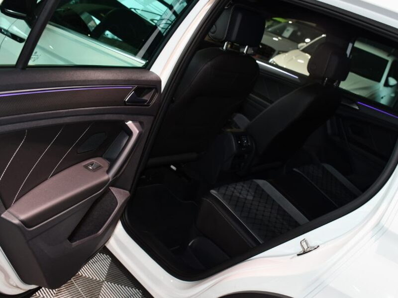 Volkswagen Tiguan R-Line 2.0 TDI 200 DSG 4Motion GPS Virtual ACC Front Lane DCC ACC Car Play Caméra Attelage IQ Light JA 20