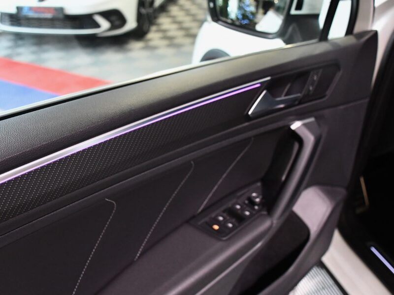 Volkswagen Tiguan R-Line 2.0 TDI 200 DSG 4Motion GPS Virtual ACC Front Lane DCC ACC Car Play Caméra Attelage IQ Light JA 20