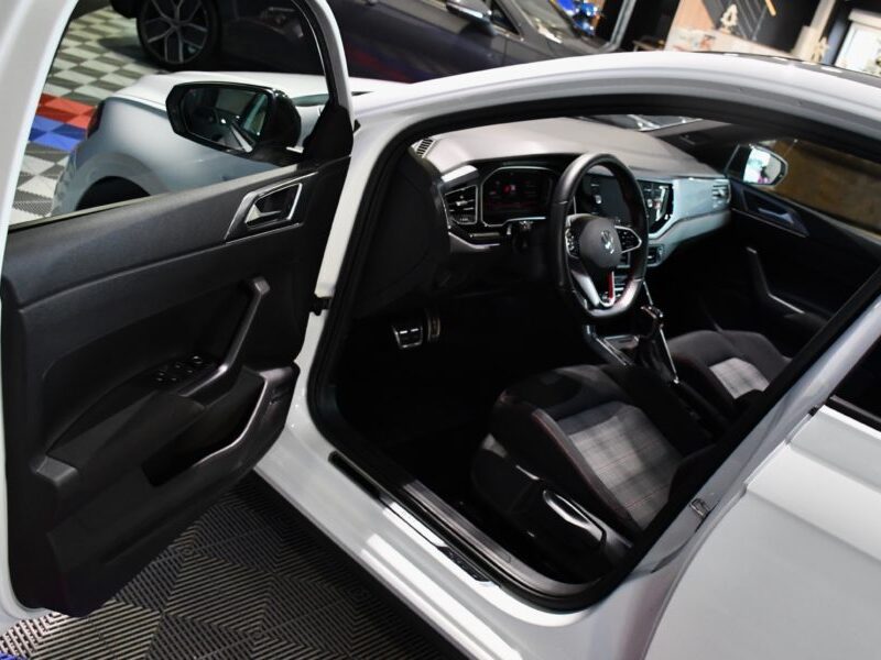 Volkswagen Polo GTI 2.0 TSI 207 DSG GPS Virtual Beats IQ Light Front Lane Car Play ACC JA 18 Garantie VW 10/04/2027 ou 100.000 km