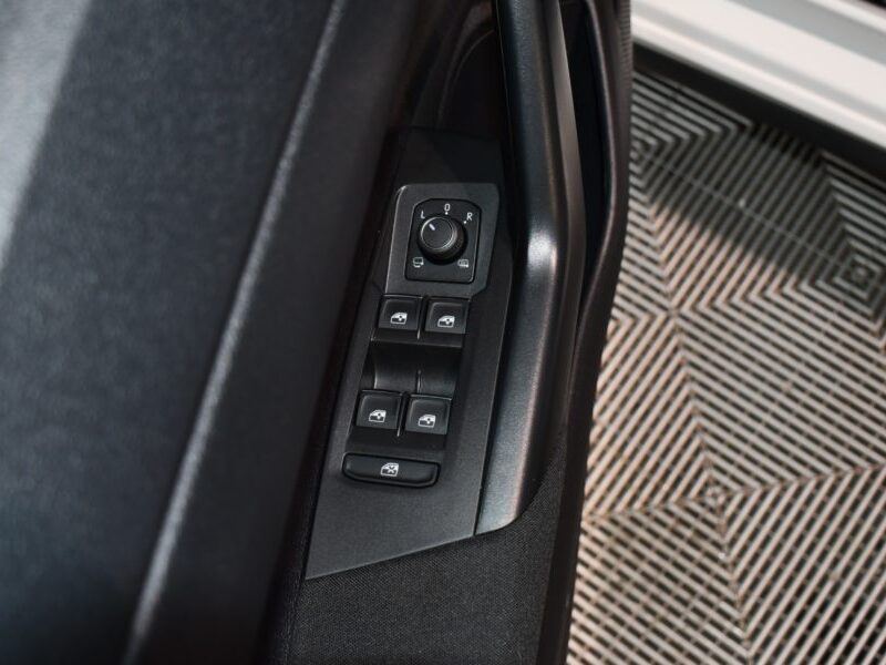 Volkswagen Polo GTI 2.0 TSI 207 DSG GPS Virtual Beats IQ Light Front Lane Car Play ACC JA 18 Garantie VW 10/04/2027 ou 100.000 km