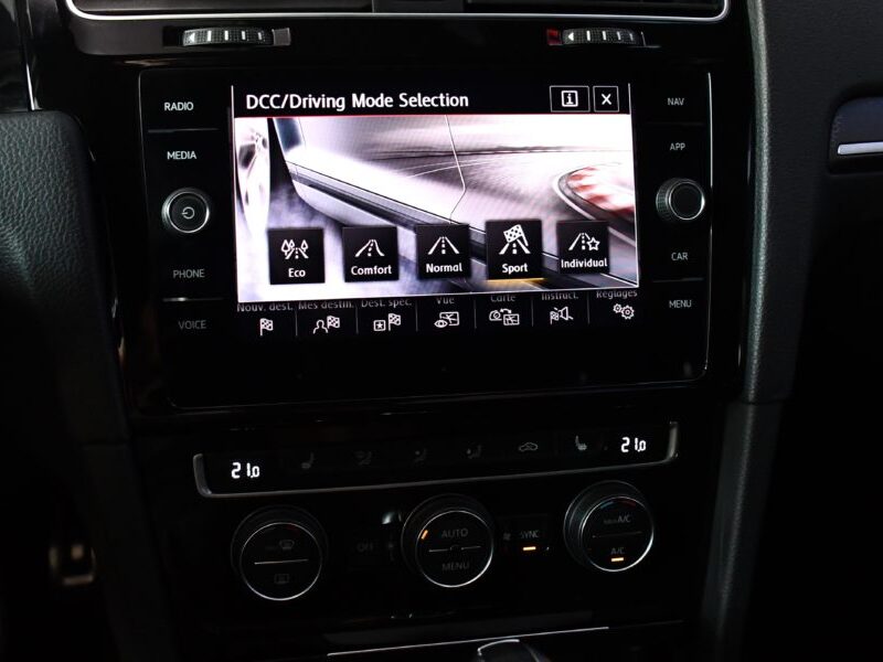 Volkswagen Golf 7 Facelift Performance 2.0 TSI 245 DSG GPS Virtual Dynaudio ACC DCC Caméra Honeycomb Combinés Filtés Pilotés KW JA 18 PAS DE MALUS