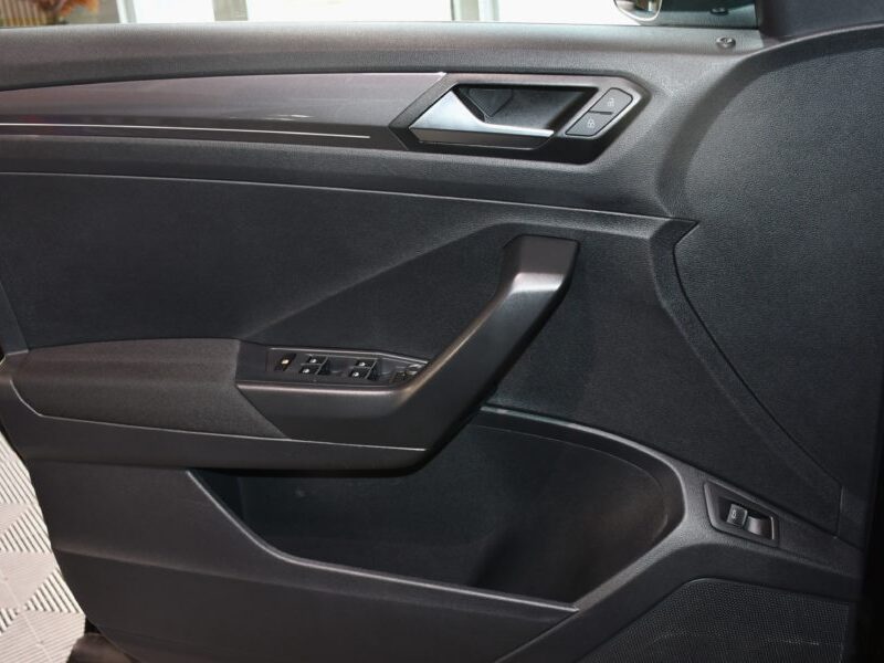 Volkswagen T-Roc IQ Drive 1.5 TSI 150 DSG GPS Virtual Caméra ACC Car Play Rear Front Hayon Attelage JA 18